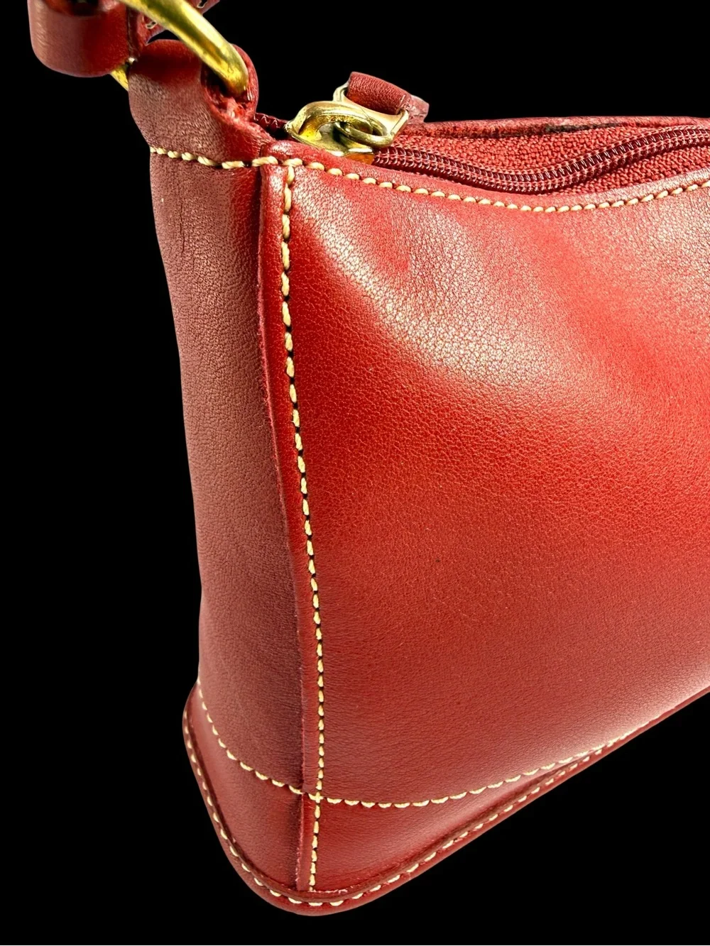 Coach compact red